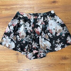 Floral Women's Shorts - Black and Pink